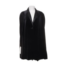 Gina Bacconi, Cape, Größe