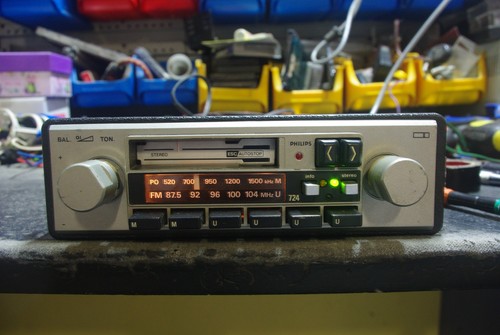 Oldtimer philips 724 autoradio - oldtimer,