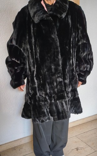 Modische pelzjacke schwarz - modische,