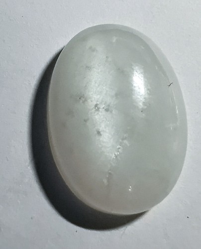 Mondstein:Katzenauge-Cabochon