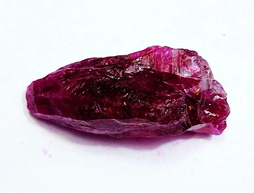 Natürlicher roher red beryl - roher,