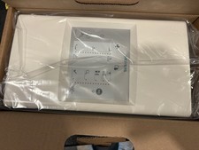 BRANDNEU & FABRIKVERSIEGELT