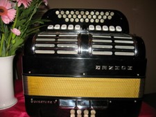 HOHNER OUVERTURE SCHWARZ 8 BÄSSE