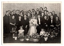 Antikes Hochzeitsfoto 1940er Brautpaar & Familie s/w 18x13 cm Silbergelatine