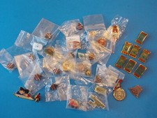 Konvolut Sammellinse /Pins/ Ansteckpins siehe Bild