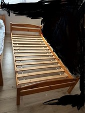 Massivholz Bettgestell mit Lattenrost 90x200