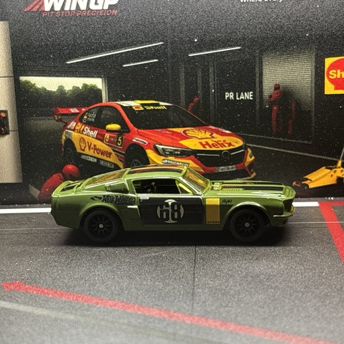 Hot wheels ford - hot, mustang