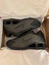 Nike Shox R4 Triple Black