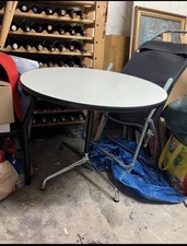 Vitra - Eames - Contract Table