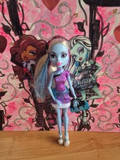 MONSTER HIGH PUPPE ABBEY BOMINABLE  SCARIS CITY OF FRIGHTS