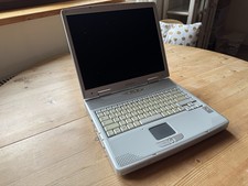 Gericom Masterpiece S 2240e XL - 15” TFT Celeron 2200 256 MB 40 GB Combo