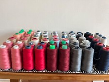 Overlockgarn 54 Konen schwarz-weiß-rot-dunkelblau-hellblau-rosé-hellgrau...