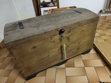 Antike Truhe bemalte Truhe