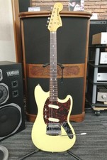 Fender Japan E-Gitarre Mustang