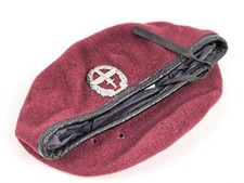 Bundeswehr, Barett für einen Angehörigen der Heeresflieger. Kopfgrösse 57. Leich