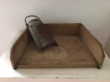 Altes Kräuterschneidebrett Reibe Metall Shabby Frankreich Brocante Landhaus Deko