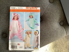Simplicity Pattern 1032 Kleinkind Katze, Einhorn, Pinguin, Hund 1/2-4 Jahre brandneu ungeschnitten