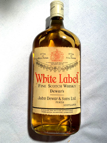 Whisky white label dewar s - whisky, dewar`s