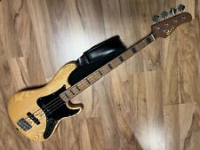 Cort GB 64 JJ Jazz Bass Typ, aktiv/passiv mit Roasted Maple Hals & Griffbrett