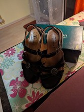 Think Damen-Sandaletten in