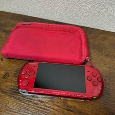 PSP3000 Konsole, rot, UMD-Slot