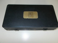 Original Hardy Kunststoff-Fliegenbox mit 16 ungefischten Hechtstreamer