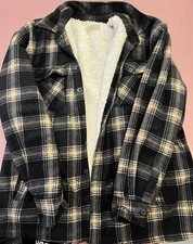 Titel: Warme Holzfällerjacke
