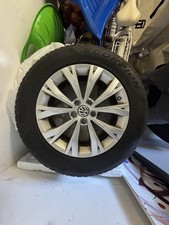 VW Tiguan R-Line (2020/2021)Pirelli M+S Reifen mit felgen