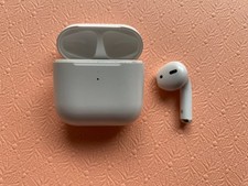 Apple AirPods 1 Generation
