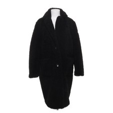 Frieda & Freddies, Mantel