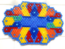 DDR schöner großer GLASPERLENUNTERSETZER  ca : 250 gr. bunte DDR Glasperlen