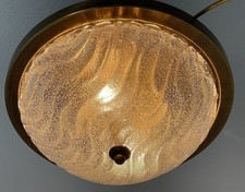 Schöne 35cm-Deckenleuchte aus Eisglas und Messing im Kalmar-Stil, Deutschland