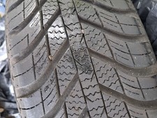 2 x Ganzjahres-Reifen o