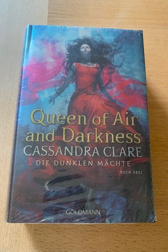 Queen air and darkness - air,