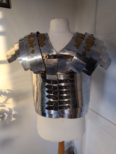 Lorica segmentata - lorica,