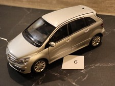 Diverse Modellautos 1/18 aus