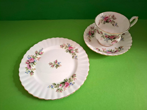 Royal albert moss rose - royal,