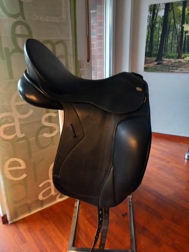 Schöner dressursattel - schöner,