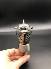 Vintage Ritterhelm mit Klappvisier Ausgießer Flaschenausgießer Metall 15 cm