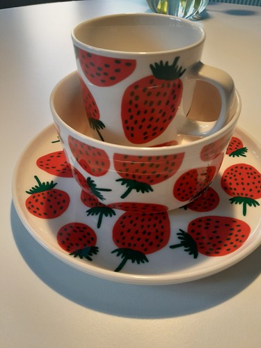Marimekko oiva mansikka set - marimekko,