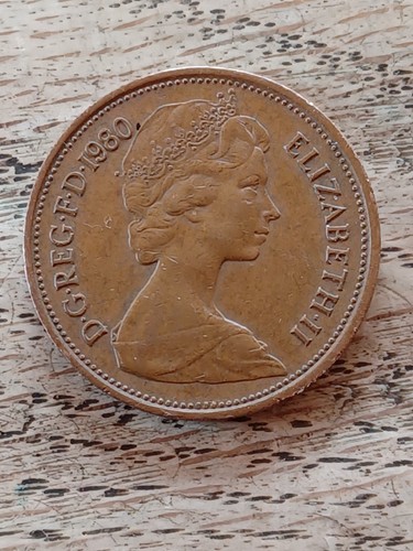 New pence 1980 - d, g