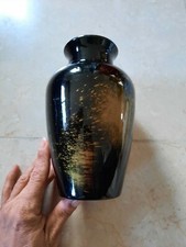 Sehr schöne Blumenvase in schwarz, mit Gold/Grün gemustert