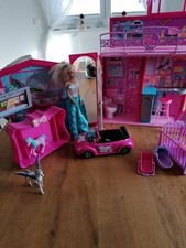 Barbie Ferienhaus von Mattel Inkl. Puppe mit Baby und Zubehör 