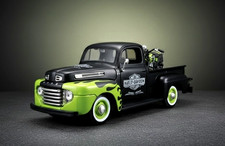 Maisto 1:24 Ford F1 Pick-Up '48 + Harley Davidson FL Panhead 532171 schwarz-grün