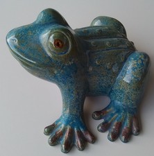 Frosch aus Keramik für den