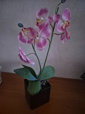 künstliche Orchideen im