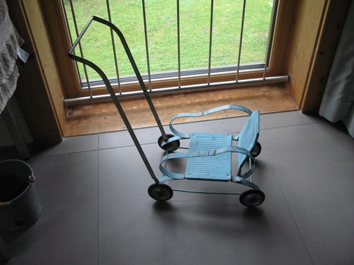 Blechspielzeug puppenwagen - blechspielzeug,