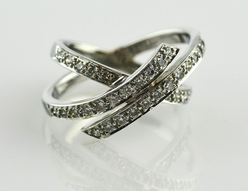 Diamant ring 750 k - 18,
