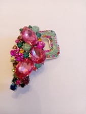 Brosche in Pink und Ozeanblau