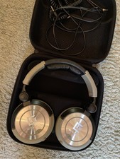 Ultrasone 550 Studio-Kopfhörer  – inkl. Case & 2 Kabel (3,5 mm / 6,3 mm)